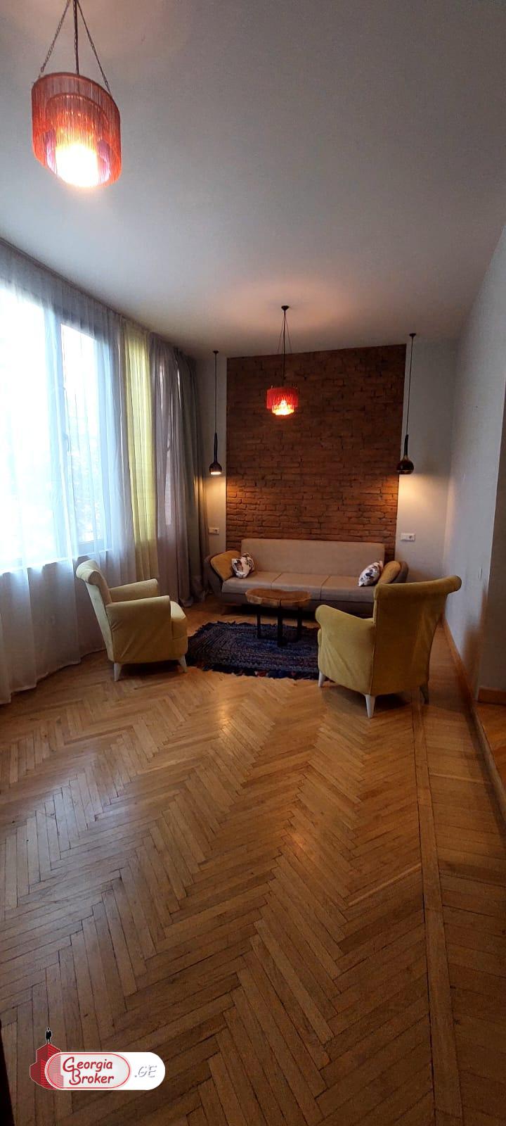 ქირავდება ახალი გარემონტებული 6 ოთახიანი ბინა ვერის პარკთან